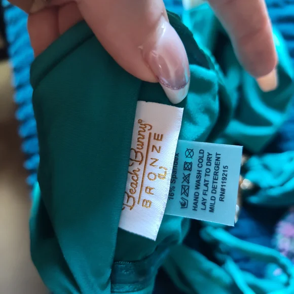 Kiss A Girl Set - Picture 10 of 11